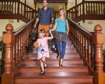Hotel des Pirates - Dolancourt - Escalier