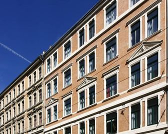 Space Hotel im Campus der JvP Schule - Leipzig - Rakennus