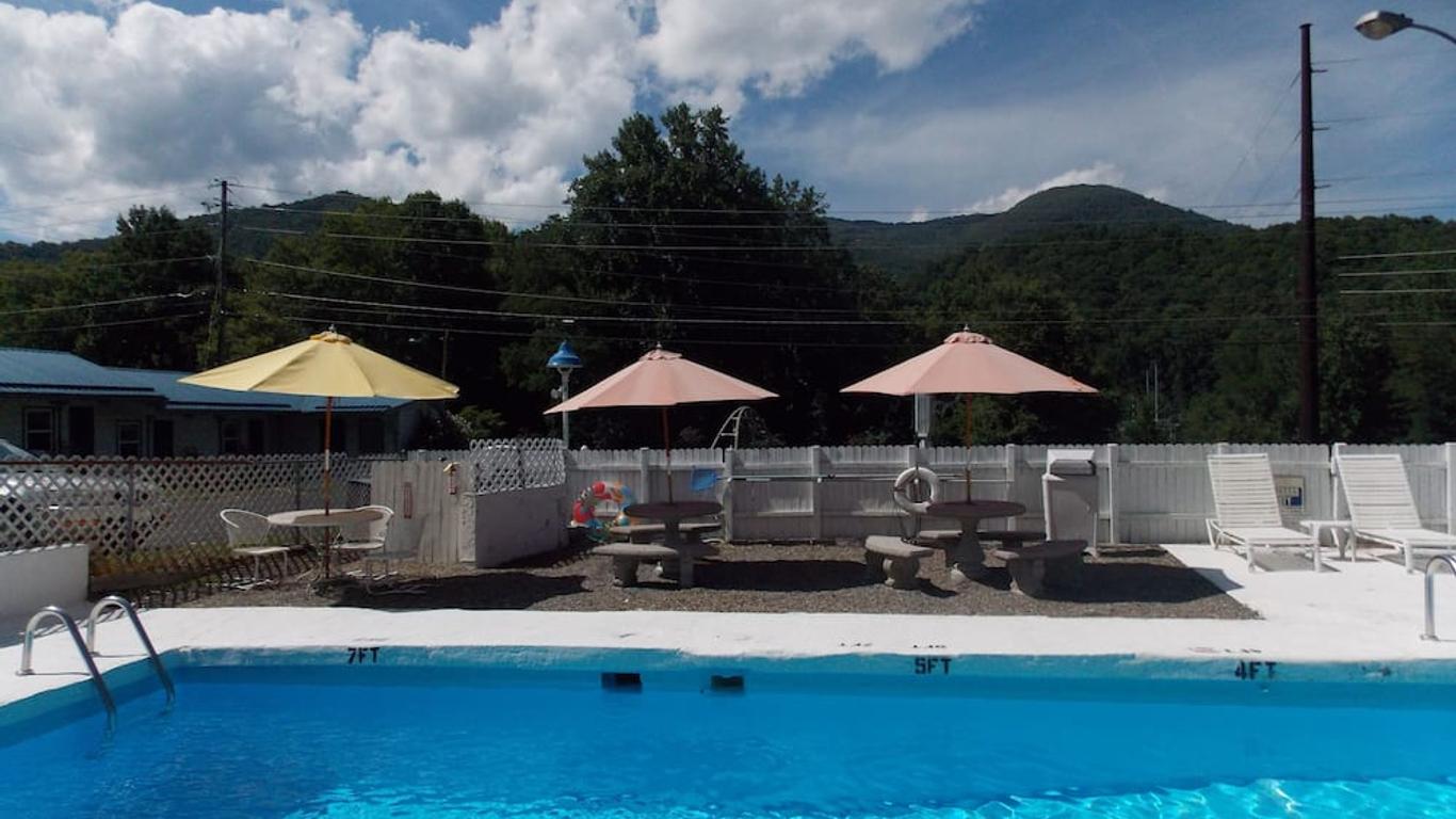 Clarketon Motel - Maggie Valley