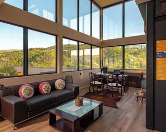 Quinta de Cabanas Douro Country House - Sande - Living room