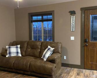 Wintergreen on Moen Lake Cabin #2 - Rhinelander - Living room