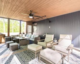 Modern, Cozy Hudson Valley Escape 1 Hr From Nyc - Putnam Valley - Lounge