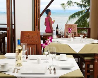 Sara Beachfront Boutique Resort - Pathio - Restaurante