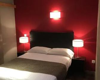 Le Brin D'Olivier - Bourg-Saint-Andéol - Bedroom