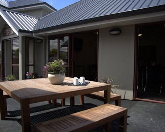 555 Motel Dunedin - Dunedin - Pati