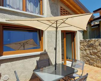 Our Happy Place - casa vacanze per il viaggiatore Slow - Mandello del Lario - Innenhof