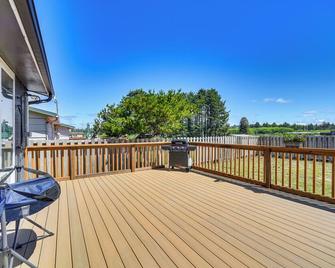 Pet-Friendly Moclips Home Walk to Mocrocks Beach! - Moclips - Balcony