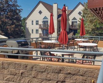 2 Blocks to Light Rail: Denver Unit w/ Kitchenette - Greenwood Village - Balcón