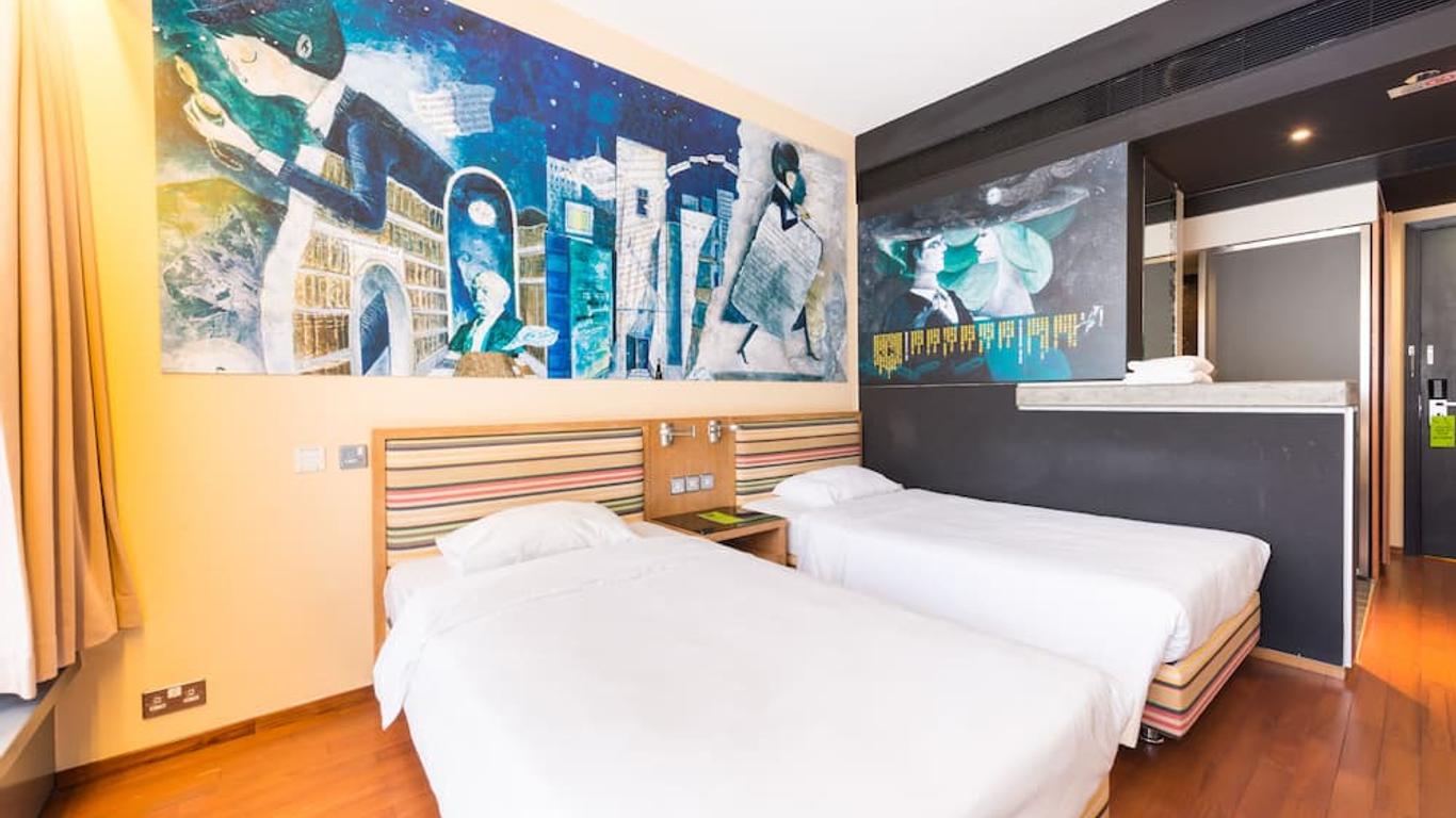 واي لوفت يوث سكوير