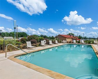 Best Western Palestine Inn - Palestine - Piscina