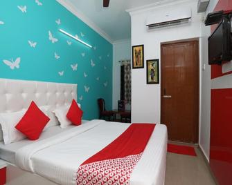 OYO 16631 Greenstar Inn - Bhubaneswar - Bedroom