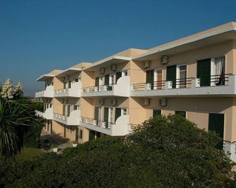 Akti Anastasia - Acharavi - Building