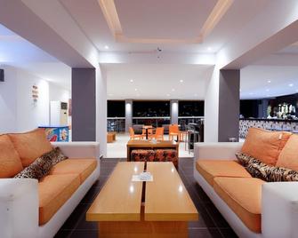 Hotel Punta - สกาไอโธส