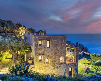 A unique retreat on Ischia island west coast with private access to the sea - Forio - Edificio