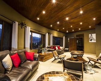 Maliba Lodge Riverside Hut - Butha-Buthe - Living room