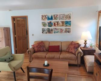 Nestled among the trees in Milton historic district. - Milton - Living room