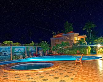 Villa Mimosa - Les Cayes - Piscina