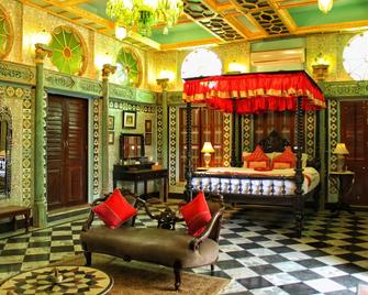 Bari Kothi Heritage Hotel - Baharampur - Bedroom