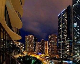 Radisson Blu Aqua Hotel, Chicago, IL - Chicago - Edificio