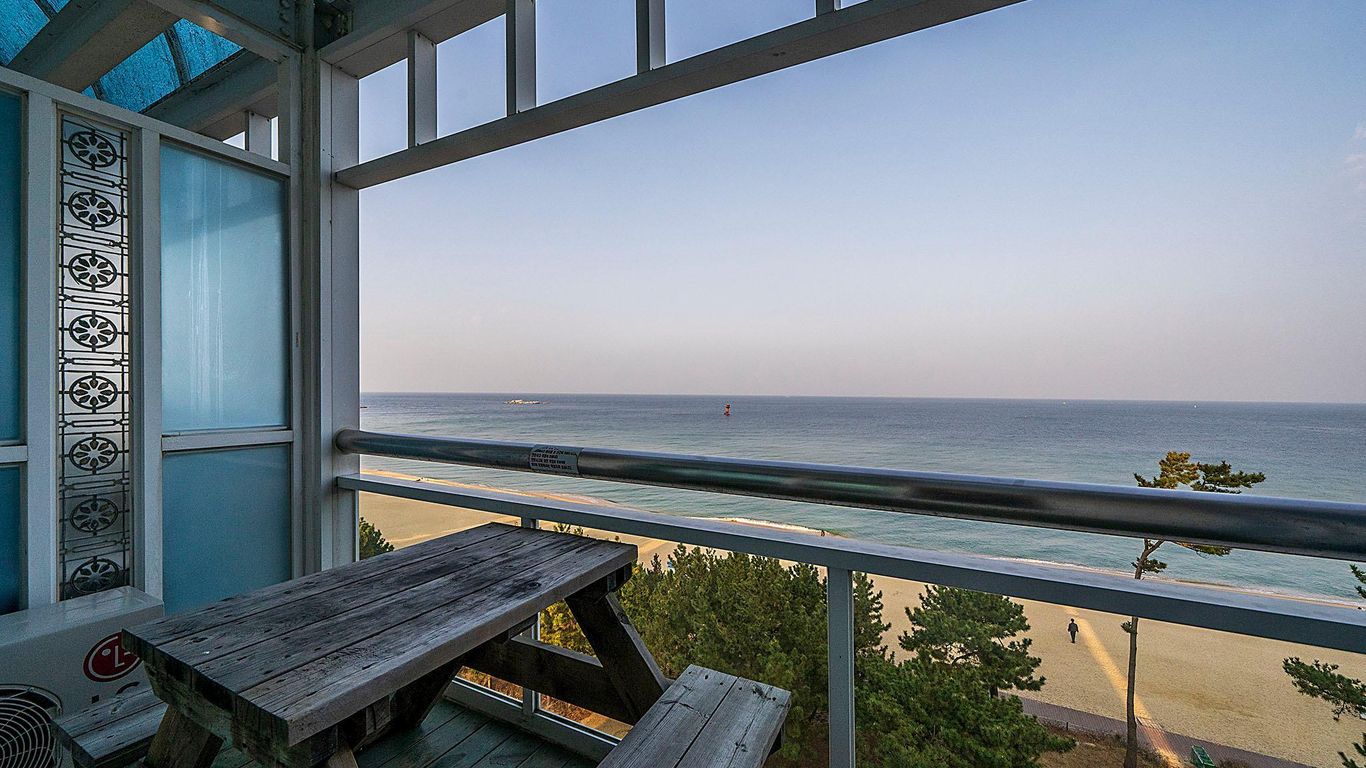 Gangneung Gyeongpodae Hotel Mare