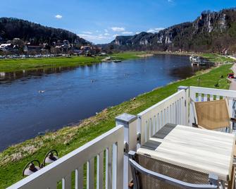 Steiger Hotel Elbschlösschen Rathen - Rathen - Balkon