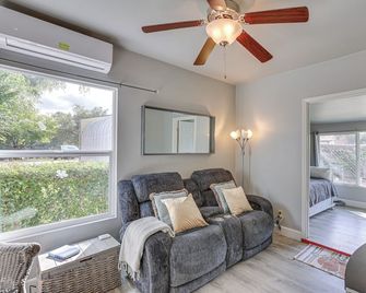 2 Mi to Dtwn Atascadero! Cozy Cottage w/ Yard - Atascadero - Salon