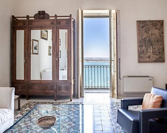 Duplex sul porto grande by Wonderful Italy - Siracusa - Living room