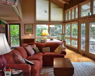 Big Sky Retreat in the linville elevation development - Newland - Living room