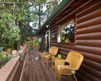 Rustic Historic Mountain Cabin by Pikes Peak. - Cascade-Chipita Park - Patio