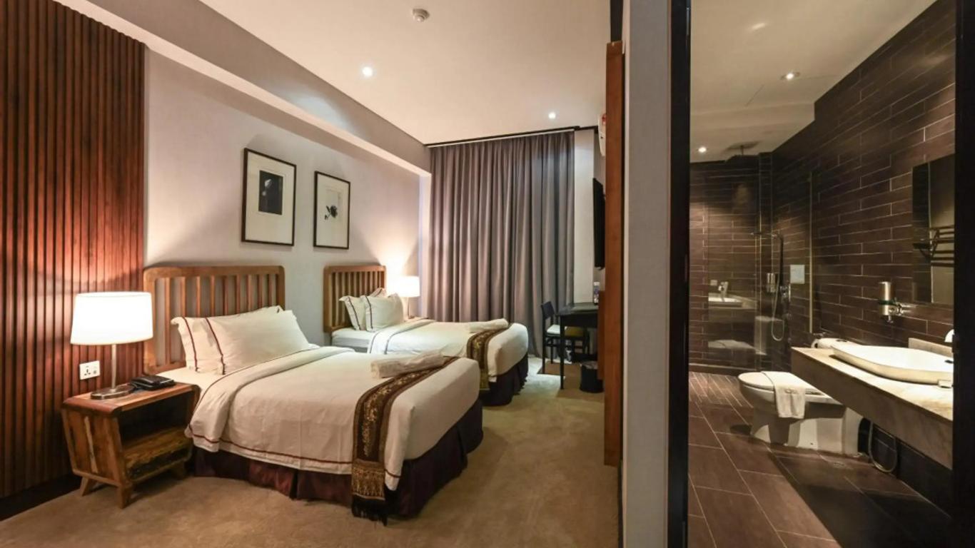 1825 Gallery Hotel