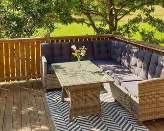 2 Bedroom Cozy Apartment In Skärhamn - Klövedal