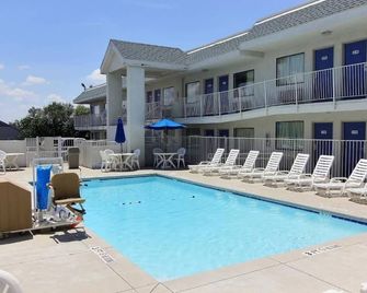 Motel 6-Austin, Tx - North Central - Austin - Uima-allas