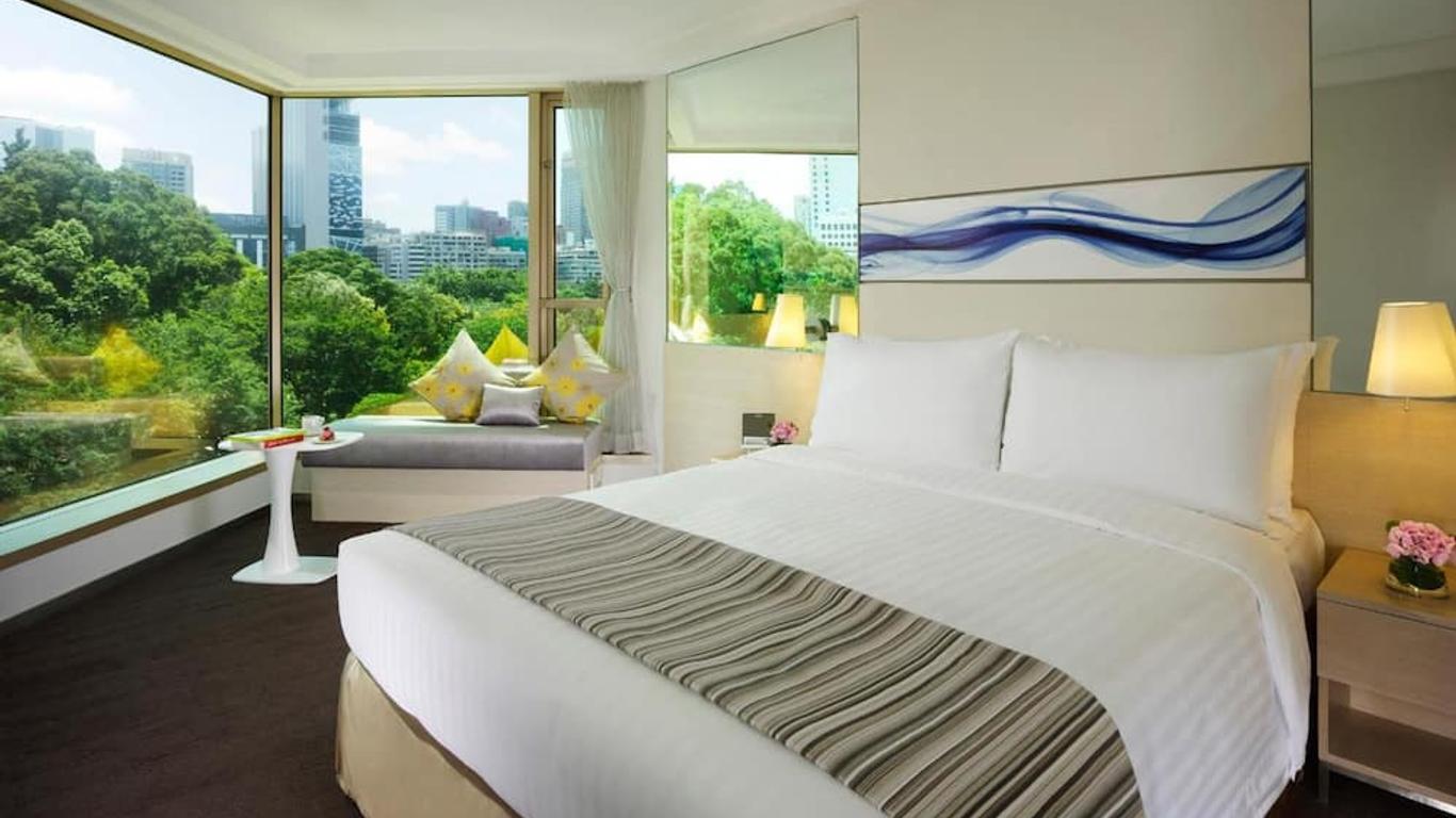 The Royal Pacific Hotel & Towers