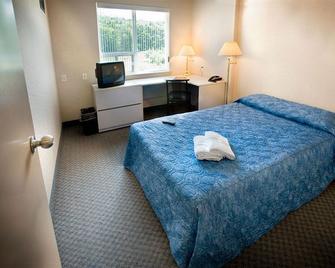 Residence & Conference Centre - Oshawa - Oshawa - Bedroom