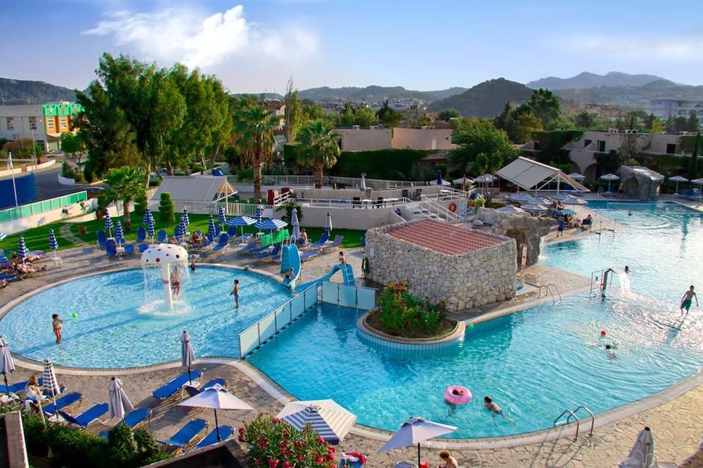Sun Palace Hotel - פלירקי - בריכה