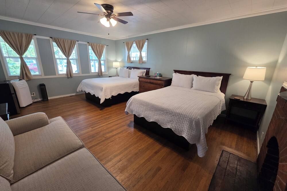 Cherokee Lodge - Coronado