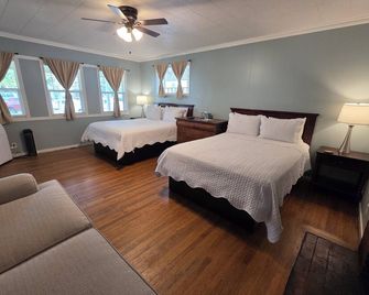 Cherokee Lodge - Coronado