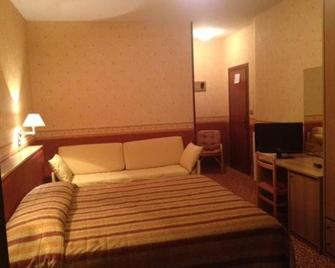 Hotel Montegrande - Vidiciatico - Bedroom