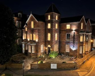 Craven Suite, Romantic, Country Holiday Cottage in Scarborough - Scarborough - Building