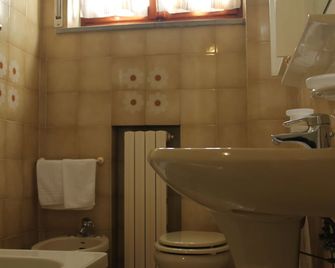 Hotel Girasole - Civitanova Marche - Baño