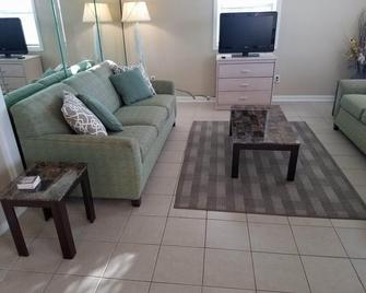 Garden City Unit G1 - Murrells Inlet - Huiskamer