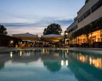 Hotel Cristallo Relais, Sure Hotel Collection By Best Western - Tivoli - Pool
