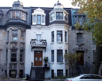 Gingerbread Manor - Montreal - Building