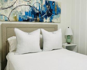 Browny's house @ heart of Downtown Sparks NV - Sparks - Bedroom