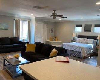 High End Guest House by I-5, Bethel, Simpson - Redding - Bedroom