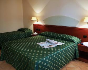 Hotel Tito Serrano' - Melito di Porto Salvo - Schlafzimmer
