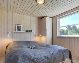 Holiday Home Bitha - 400m from the sea by Interhome - Knebel - Habitación