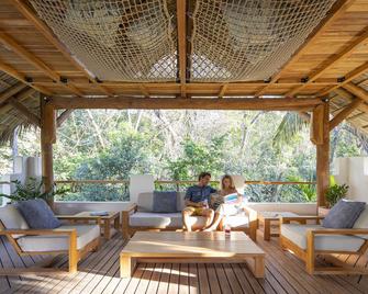 The Nomadic Hotel - Nosara - Patio