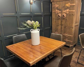 OYO New Inn Hotel - Lancaster - Dining room