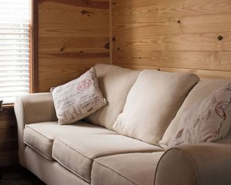 Cozy Cabin #28 Kentucky Lake Great Fishing - Camden Tn - Camden - Living room